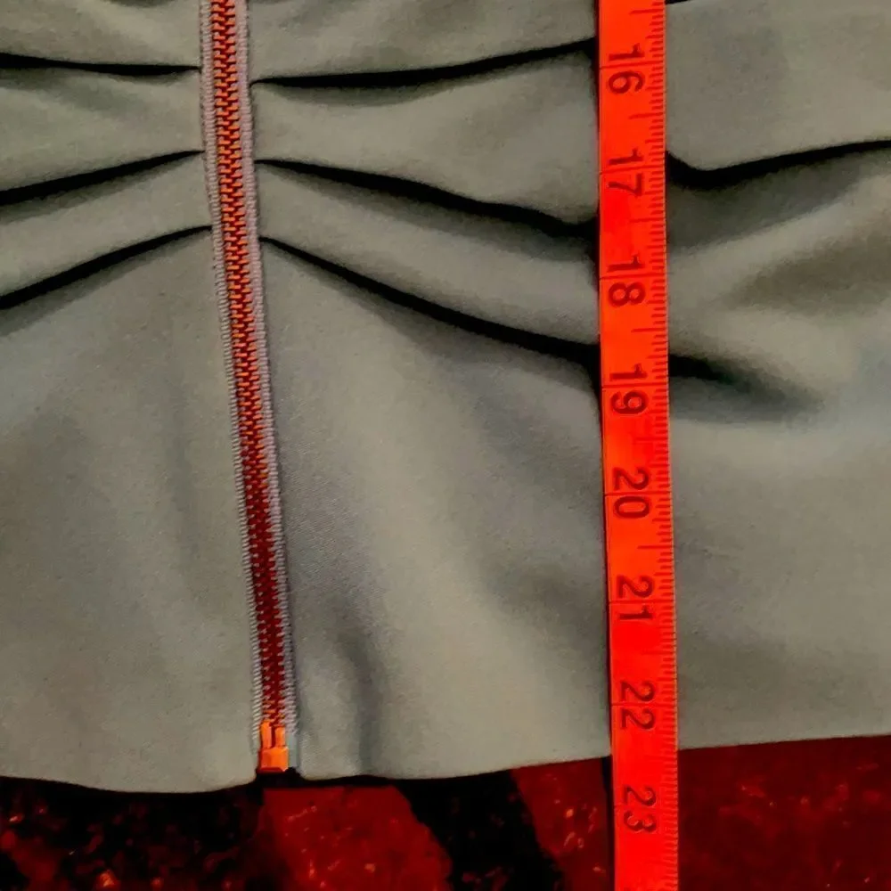 VENUS excellent preworn